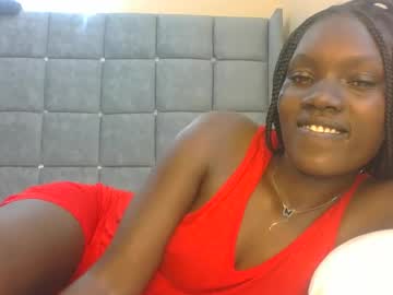 Roundedass979516 Chaturbate stream image from January 01, 2025
