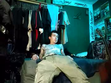 Hitthewronglick Chaturbate stream image from January 01, 2025