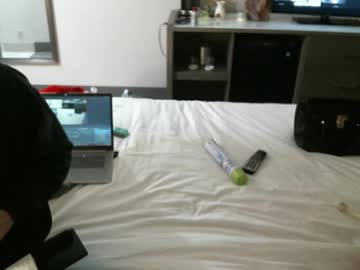 Hiasgiraffepussyjones Chaturbate stream image from January 01, 2025