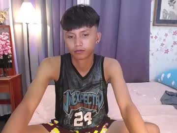 Asiansmokeyxx Chaturbate stream image from January 01, 2025