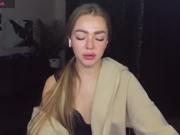 Emilyfreman Chaturbate stream image from January 01, 2025