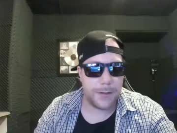Guenz21 Chaturbate stream image from January 01, 2025