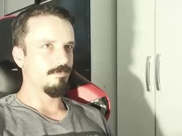 Lookaz4010 Chaturbate stream image from January 01, 2025