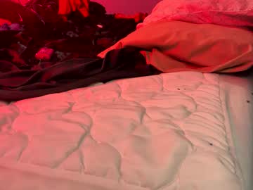 Justboredandlonely239041 Chaturbate stream image from January 01, 2025