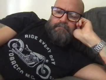 Pleasesitonmycock Chaturbate stream image from January 01, 2025
