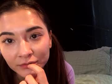 Lovelyqueenaria Chaturbate stream image from January 01, 2025
