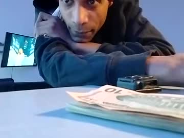 Realdrewreynolds Chaturbate stream image from January 01, 2025