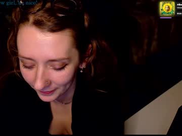 Adalinarae Chaturbate stream image from January 01, 2025