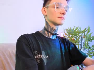 Sneaker_B0y Chaturbate stream image from January 01, 2025