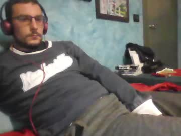 Theitalianx95x Chaturbate stream image from January 01, 2025