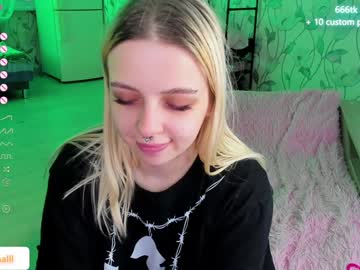 Alice_Halle Chaturbate stream image from January 02, 2025
