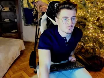 Juliandylan Chaturbate stream image from January 02, 2025