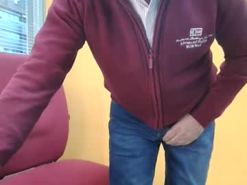 Xuletbcn Chaturbate stream image from January 02, 2025