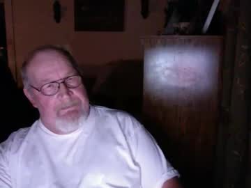 Davezlilcock4u Chaturbate stream image from January 02, 2025