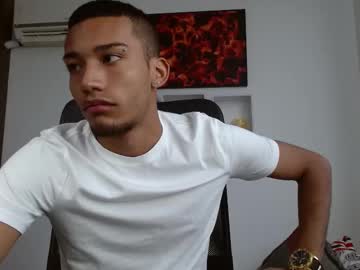 Alejo_R1 Chaturbate stream image from January 02, 2025