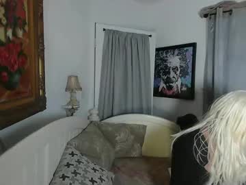 Tsmilasdoee Chaturbate stream image from January 02, 2025