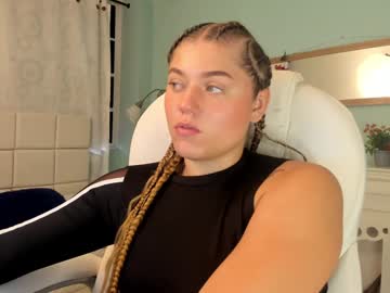 Alaia_Greyy Chaturbate stream image from January 02, 2025