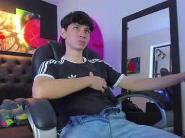 Santi_Delacruz Chaturbate stream image from January 02, 2025