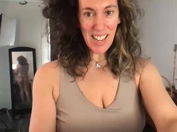 Bonfirebonnie Chaturbate stream image from January 02, 2025