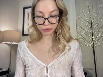 Hottymilana Chaturbate stream image from January 02, 2025