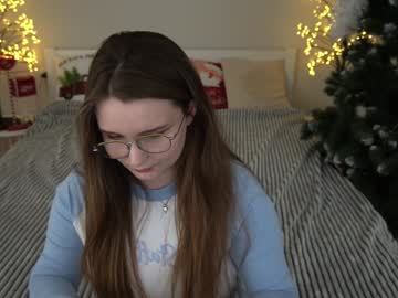 Magicpeachhs Chaturbate stream image from January 02, 2025