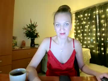 Queen_Vv Chaturbate stream image from January 02, 2025