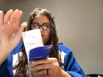 Littlenerdyslut221 stream image from January 02, 2025