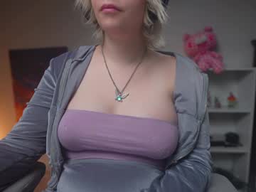 Krystalsyxx Chaturbate stream image from January 02, 2025