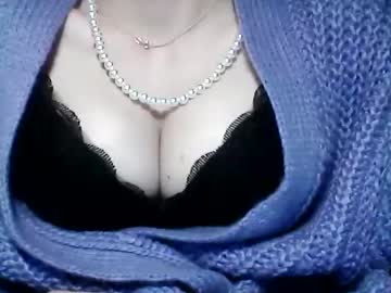 Christine40211 Chaturbate stream image from January 02, 2025