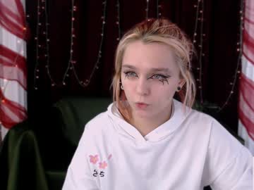 Marta_Sinnabon Chaturbate stream image from January 02, 2025