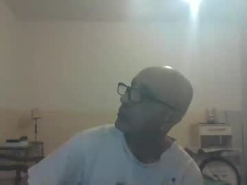 Moment71200 Chaturbate stream image from January 02, 2025
