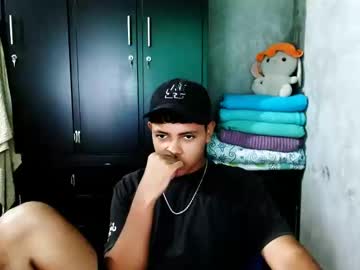 Pretty_Anonimuszzx Chaturbate stream image from January 02, 2025