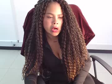 Karlaebony_Cg Chaturbate stream image from January 02, 2025