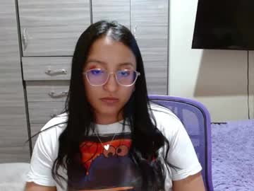 Nia_Cop Chaturbate stream image from January 03, 2025