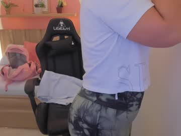 Izaro_22 Chaturbate stream image from January 03, 2025