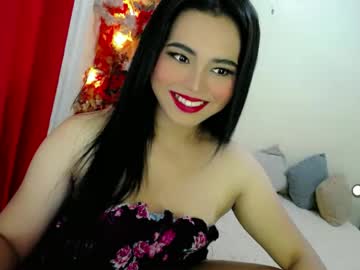 Zhillycate Chaturbate stream image from January 03, 2025