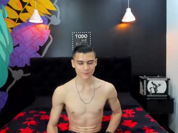 Cristtofer_Sexx Chaturbate stream image from January 03, 2025