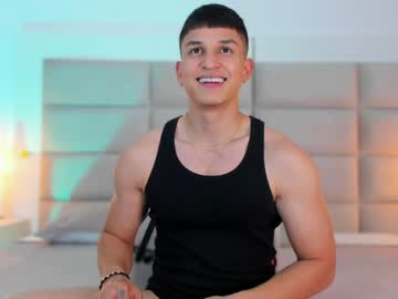 Jhosua_Hunt Chaturbate stream image from January 03, 2025