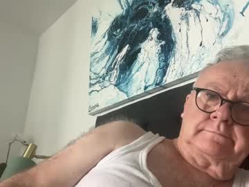 Ozhairybearxxxx Chaturbate stream image from January 03, 2025