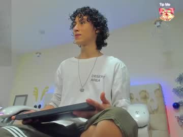 Loverboy8_ Chaturbate stream image from January 03, 2025
