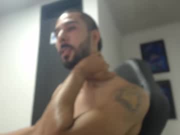 Andruwang Chaturbate stream image from January 03, 2025