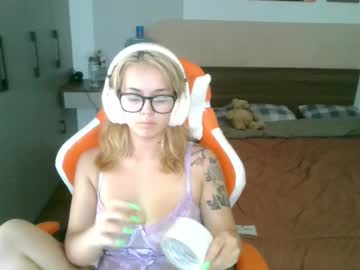 Candysky18 Chaturbate stream image from January 03, 2025