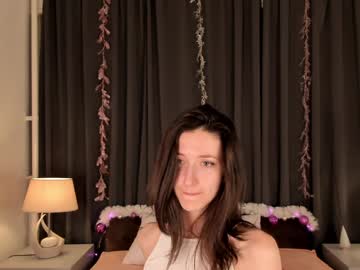Kettybelly Chaturbate stream image from January 03, 2025