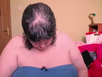Hugetitsxxx Chaturbate stream image from January 03, 2025