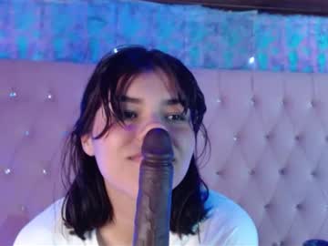 Shopye_Zoe Chaturbate stream image from January 03, 2025