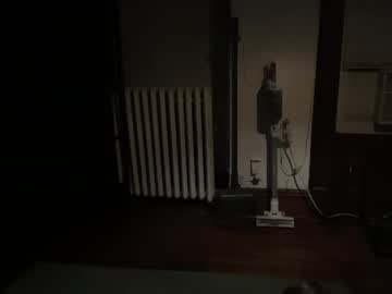 Blondebluebear Chaturbate stream image from January 03, 2025