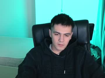 Arturmelrose Chaturbate stream image from January 03, 2025