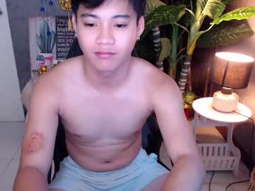 Playful_Kenzo Chaturbate stream image from January 03, 2025