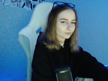 Cutticrystal Chaturbate stream image from January 03, 2025