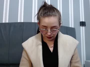 _Isaabellaa Chaturbate stream image from January 03, 2025